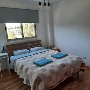 Privatunterkunft Private In Shared Near Airport - 24 Hour Shuttle Service, Larnaka