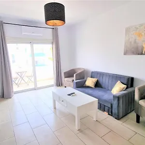  Apartament Coastal Getaway: 2 For Up To 14 Guests! Light-flooded And Spacious Cypr